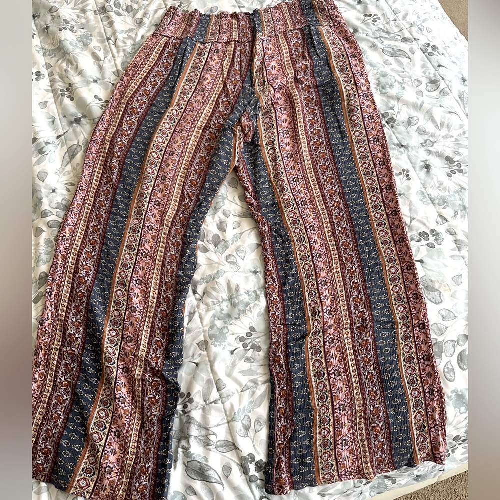 Selling summer flow pants ! Have been only worn once.